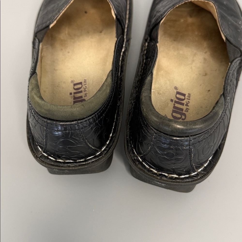 Alegria Debra Professional Clog –Black Embossed Rose Leather 38 EU (US 8-8.5) - Picture 11 of 11
